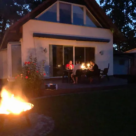 Сasa de vacaciones Direkt An Der Spree Mit Whirlpool Und Sauna Berlín