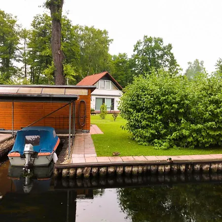 Direkt An Der Spree Mit Whirlpool Und Sauna