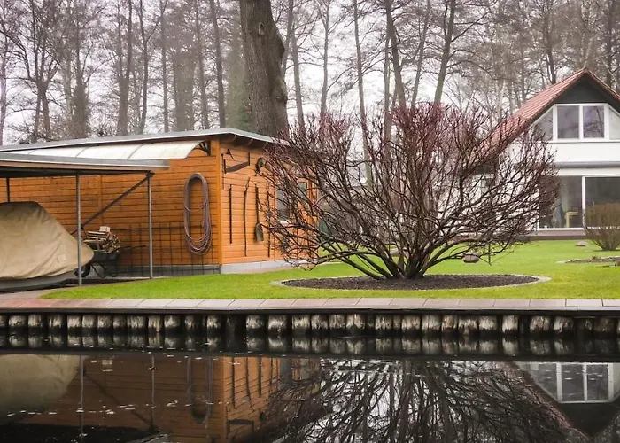 Direkt An Der Spree Mit Whirlpool Und Sauna